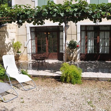 Gite Du Mas Des Oliviers Mézoargues Exterior foto